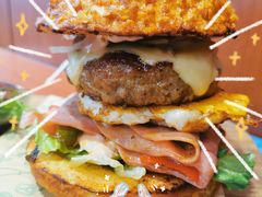 双蛋指椒牛肉汉堡-魏斯理汉堡(西安沣东吾悦店)