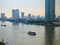 -曼谷湄南河畔华美达广场酒店