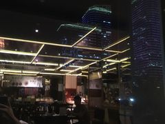 景观位-大中华希尔顿酒店-念自助餐·嗨啤·小龙虾