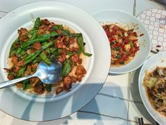 -阿瓦山寨·湘菜现炒·剁椒鱼头王(咸阳总店)