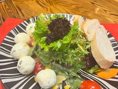 奶酪球沙拉-申德勒加油站餐厅(三里屯北小街店)