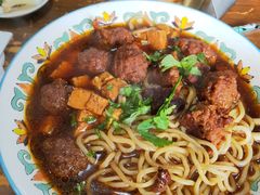 -歹歹的加个面过油肉拌面