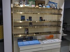 -视野联行眼镜·德国蔡司镜片·法国依视路·韩国凯米(温江店)