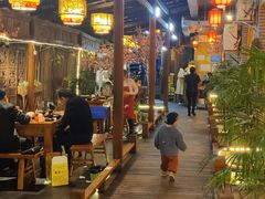 -三道苗苗鱼·美蛙黄辣丁(八里店)