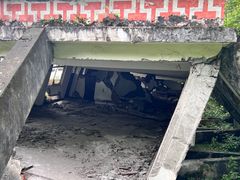 -四川汶川特大地震漩口中学遗址