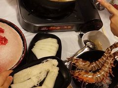 -鲜入围煮花胶鸡海鲜火锅