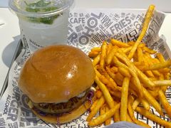 菠萝快车-TRIPS BURGER(大钟寺店)
