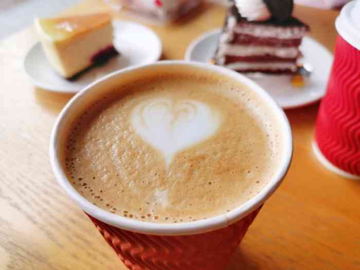 song coffee-"[呲牙]别人送了两张咖啡券儿 今日探店 .