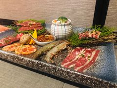 -山川小町·极番烧肉(新地假日广场店)