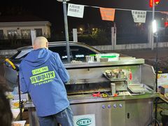 -山野的朋友露营炭火烤肉