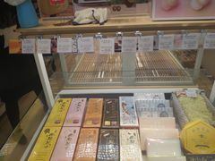 面包甜点陈列柜-好利来(高新枫叶广场店)