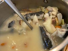 川芎白芷浸鱼头-文记壹心鸡(宝华路店)
