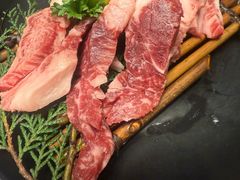 -草家酱蟹炭火烤肉店(珲春南路二店)