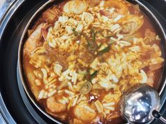 -三清洞摩西韩式年糕火锅(威高广场店)