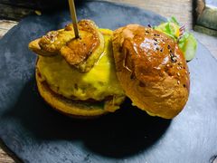 -HIGH FIVE哈福手工汉堡(桂林路店)