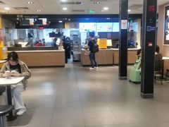-麦当劳(上海虹桥站30B检票口楼上)