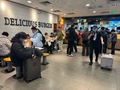 -麦当劳(上海虹桥站30B检票口楼上)