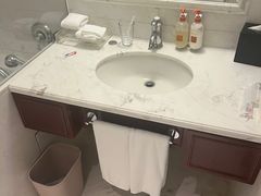 -深圳富苑皇冠假日套房酒店