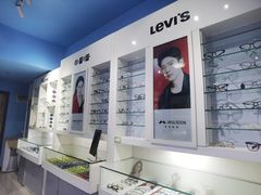 -提一眼镜·蔡司·依视路(小寨店)