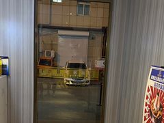 -潮漫酒店(北京通州环球度假区临河里地铁站店)