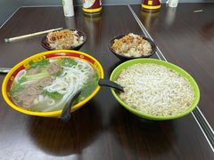 牛肉饼汤河粉-明叔捞面