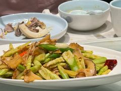 雷公笋炒螺肉-龙泉人椰子鸡.糟粕醋.海南菜(三亚旗舰店)