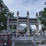 热闹的回坊风情街