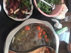 -黄利砖万峰林布依特色酸笋牛肉馆