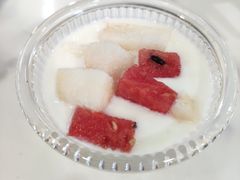 水果脆片酸奶杯-萨卡屋亲子乐园·餐厅(龙山万物工场店)