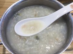 皮蛋瘦肉粥-圣河湾虾饺美食(站前店)