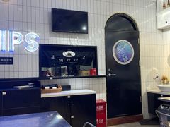 -TRIPS BURGER(大钟寺店)