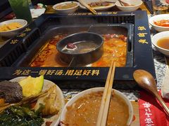 -老牌坊云南鱼豆花火锅(哈西万达店)