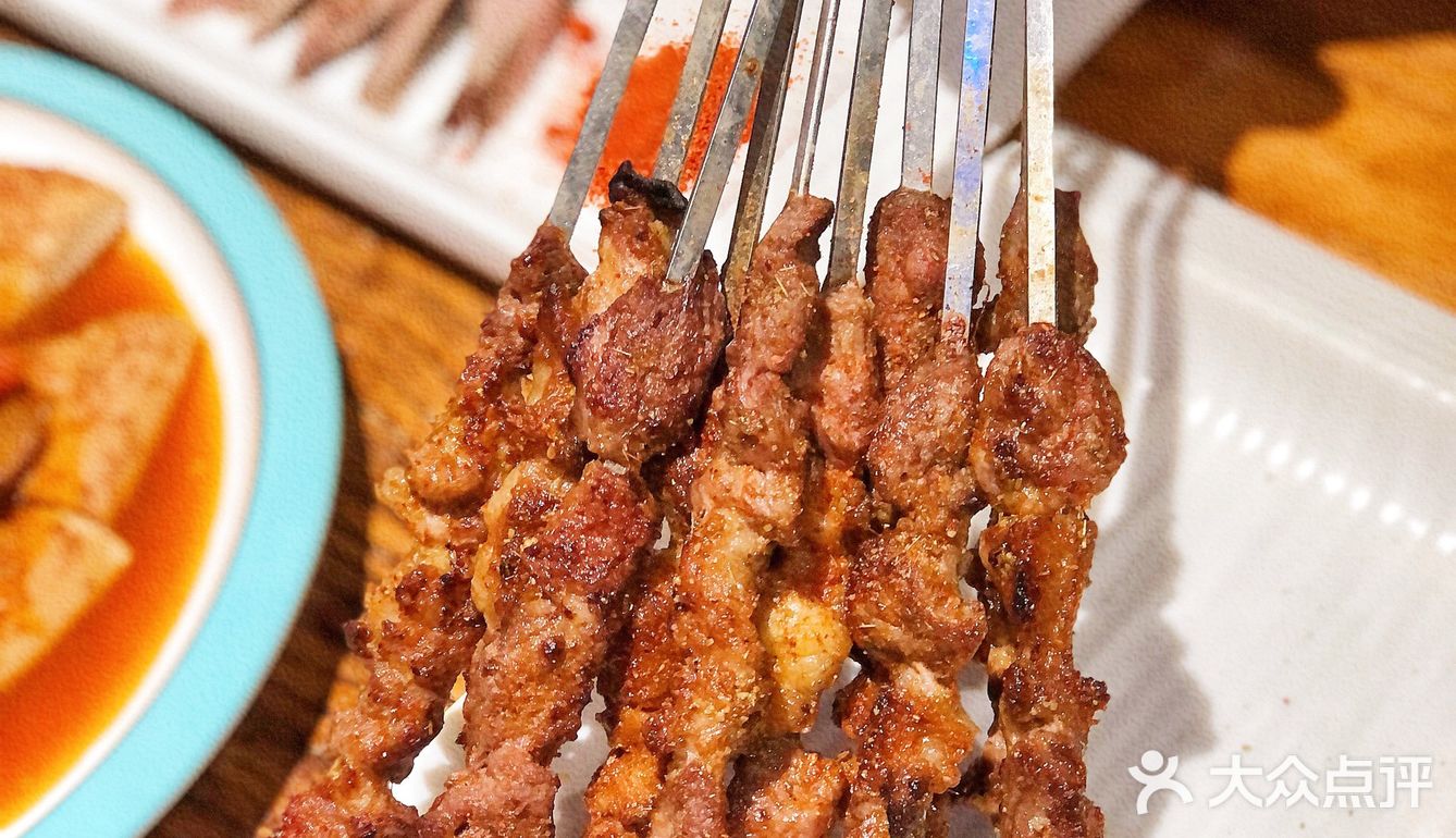 成都探店｜这家新疆菜的羊肉是阿勒泰空运来的