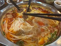 -黄利砖万峰林布依特色酸笋牛肉馆