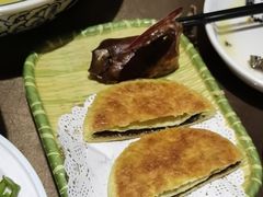 -东口码头·烧鸽子·鱼头泡饼·地方菜(金鹰悦城店)