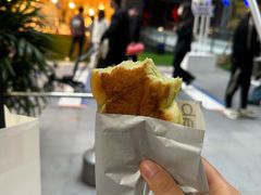 -好利来(上海虹桥新天地Lab主题店)