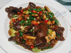 牛肝菌炒肉片-宁小厨新星大酒店