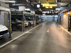-苏宁广场-停车场