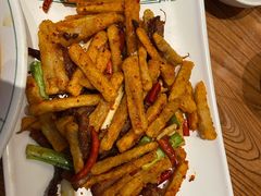 手撕牛干巴炒藕条-云海肴·汽锅鸡·云南菜(苏州中心店)