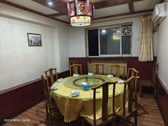 包房-土老帽地锅居(南门口河南街店)