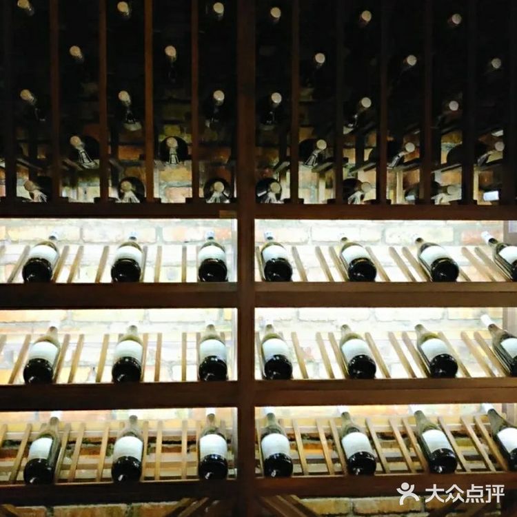 太平路上可通宵畅饮可乐桶的酒吧来咯！