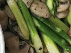 黄油芦笋煎口蘑-橘酱餐厅