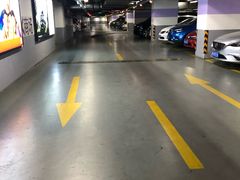 -百联又一城停车场