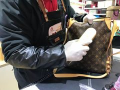 -爱革·奢品·鞋包·衣物·家居(博荟广场店)
