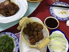 -生活本该如此北京小馆(周庄嘉园店)