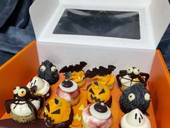 万圣节搞怪精灵迷你纸杯蛋糕礼盒-派悦坊·甜品·蛋糕(日坛店)