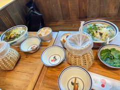 -云阿蛮云南生烫牛肉米线(奉贤路店)