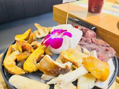 -一朵菌·野生菌探索家火锅(南亚店)