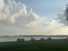 -东海岸人工湖美食村