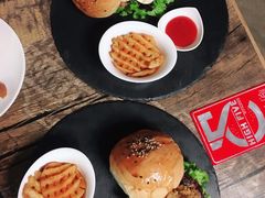 -HIGH FIVE哈福手工汉堡(桂林路店)